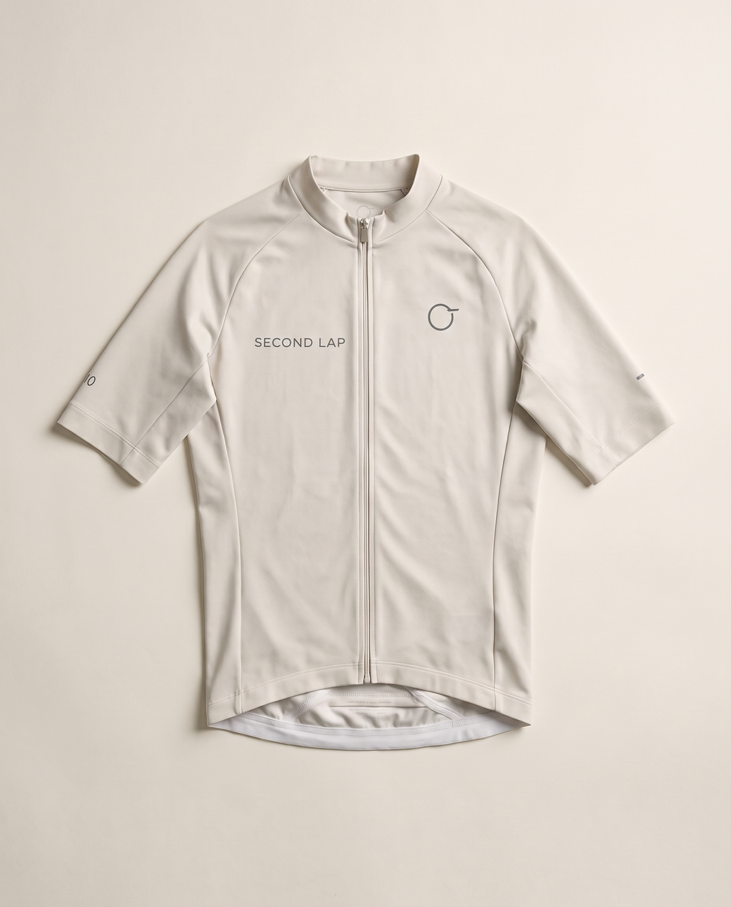 Radtrikot Club Jersey in Off White, Vorderansicht flach auf hellem Grund